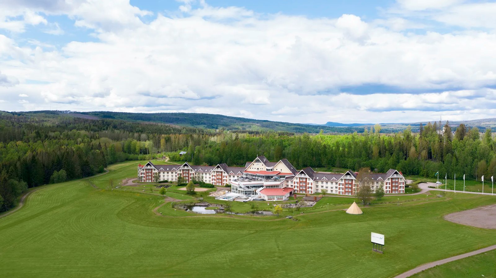 Flygbild över Selma Spa hotell